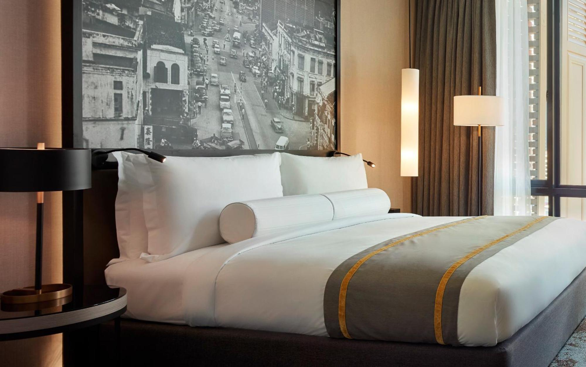 Hotel Stripes Kuala Lumpur, Autograph Collection Экстерьер фото A bedroom at the hotel