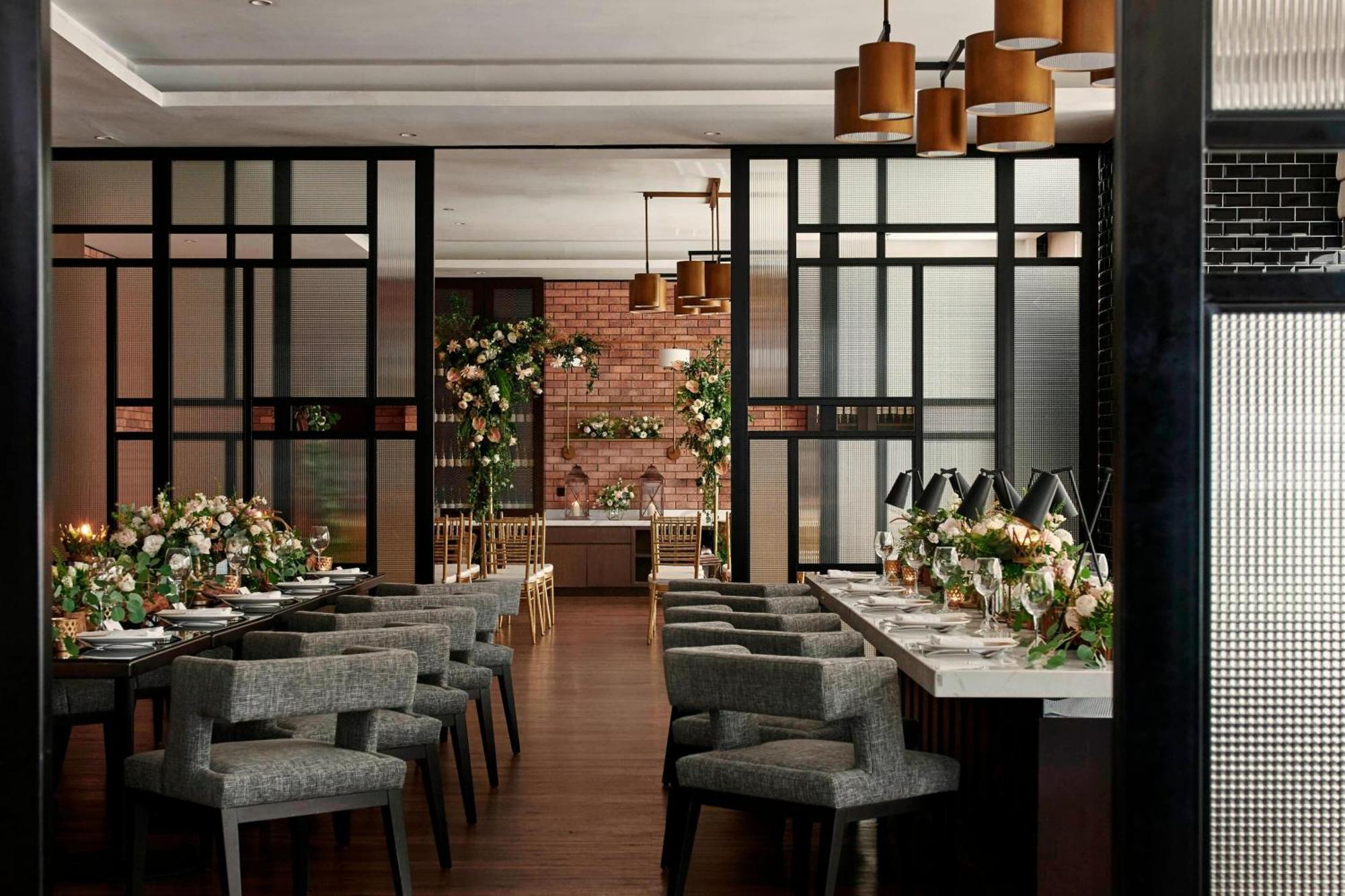 Hotel Stripes Kuala Lumpur, Autograph Collection Экстерьер фото The interior of the restaurant