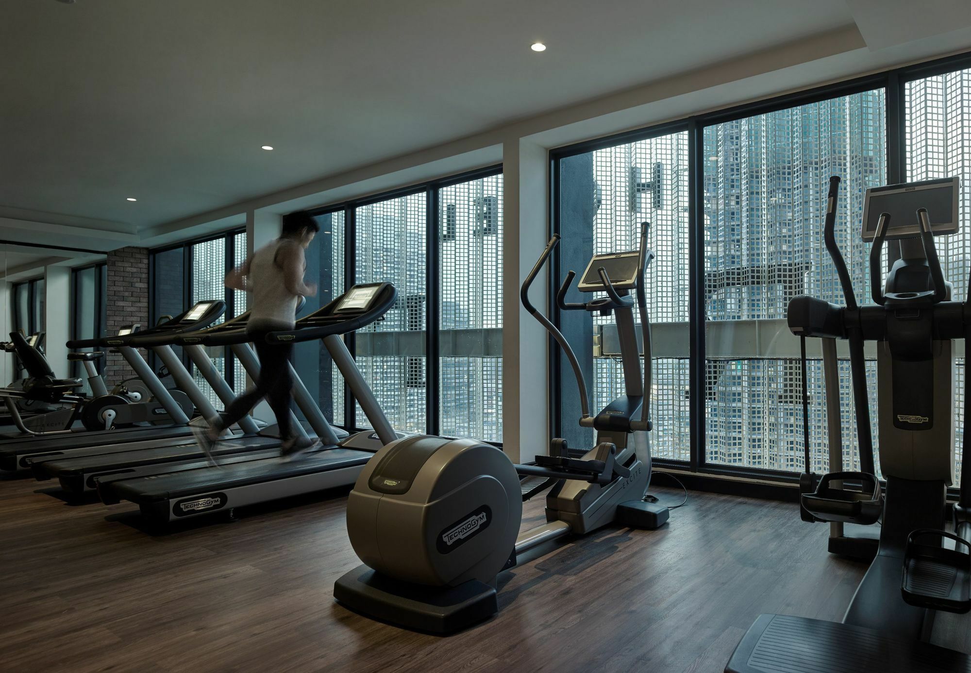 Hotel Stripes Kuala Lumpur, Autograph Collection Экстерьер фото The gym at the hotel