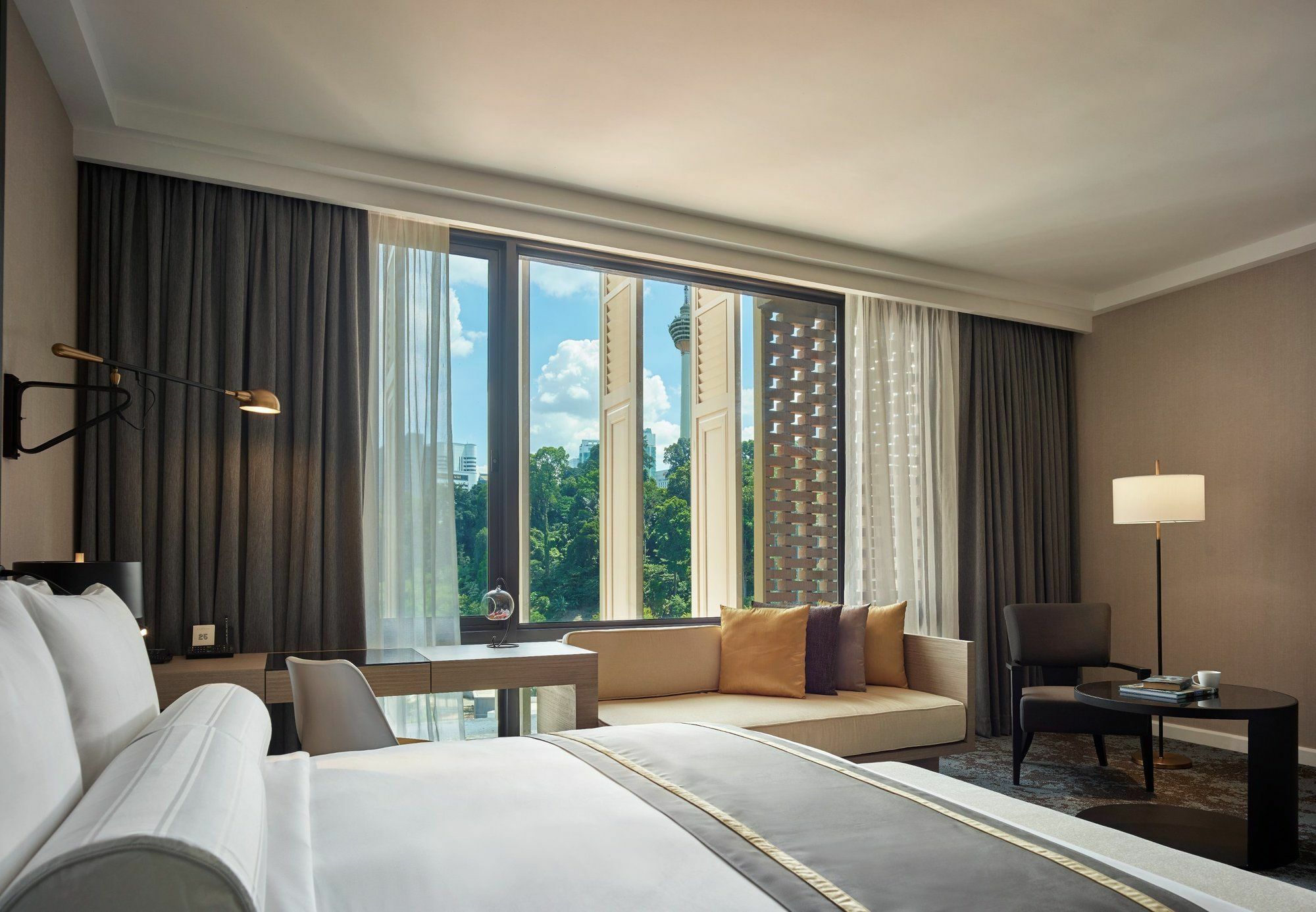 Hotel Stripes Kuala Lumpur, Autograph Collection Экстерьер фото Deluxe Room